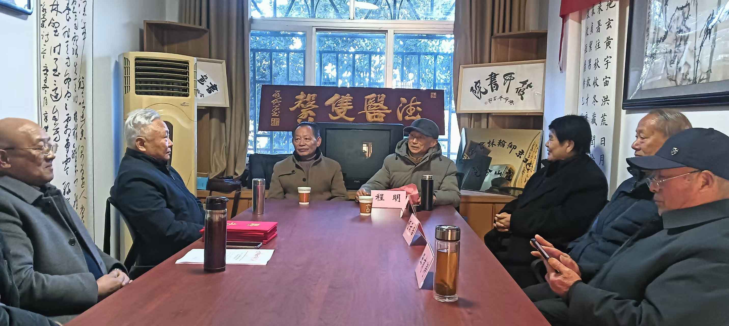 翰墨凝香霍山行——北京御翰林书画院霍山分院成立记 时维岁末，节近新元。2025年12月27日，晴空万里，阳光普照。正值喜辞旧岁、笑迎新年之际，北京御翰林书画院霍山分院成立大会在分院会议室隆重举行。此次(图9)