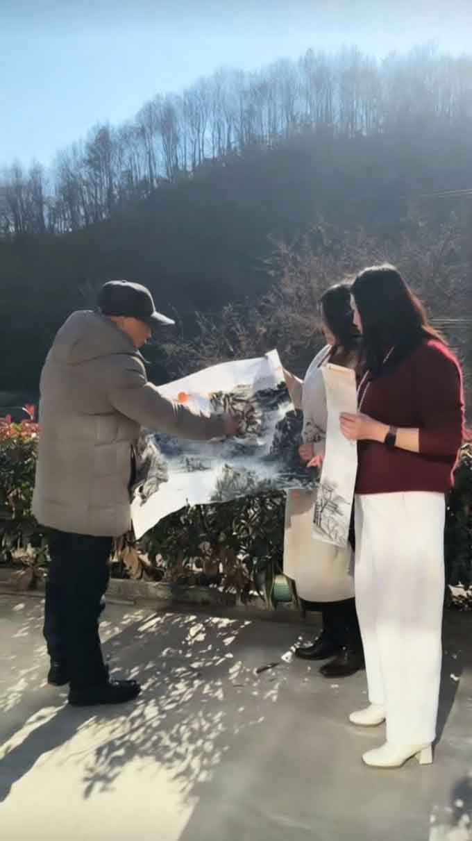 翰墨凝香霍山行——北京御翰林书画院霍山分院成立记 时维岁末，节近新元。2025年12月27日，晴空万里，阳光普照。正值喜辞旧岁、笑迎新年之际，北京御翰林书画院霍山分院成立大会在分院会议室隆重举行。此次(图11)